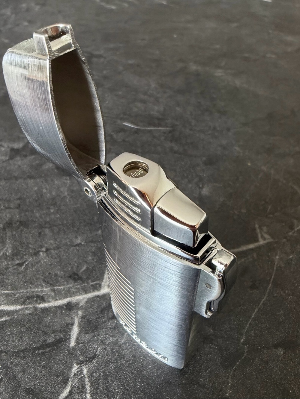Classic Brushed Metal Flip-Top Lighter - Silver
